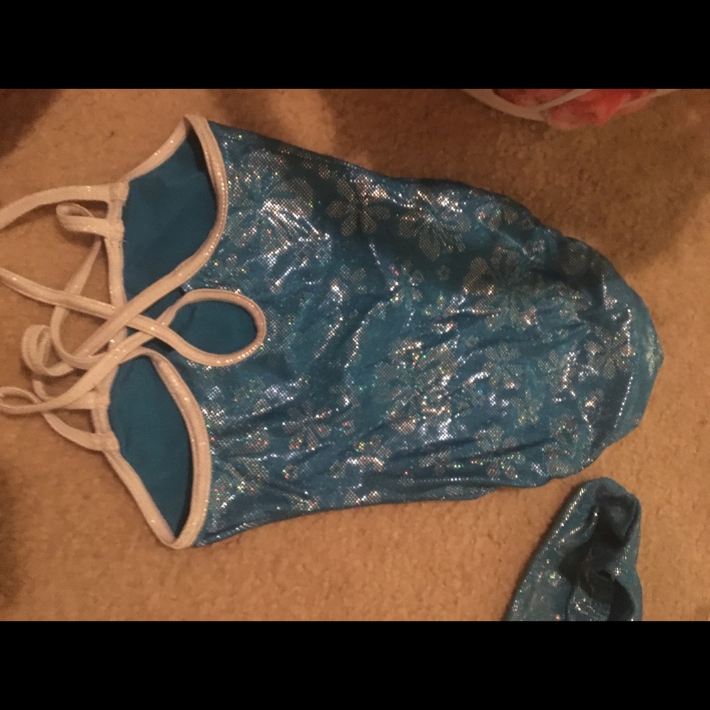 Leotards - Picture 3 of 6